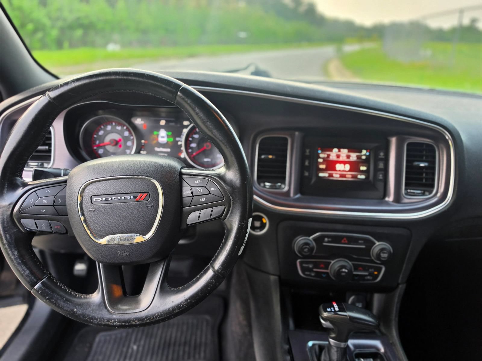 Used 2015 Dodge Charger SE w/ Sport Appearance Group RWD image 14
