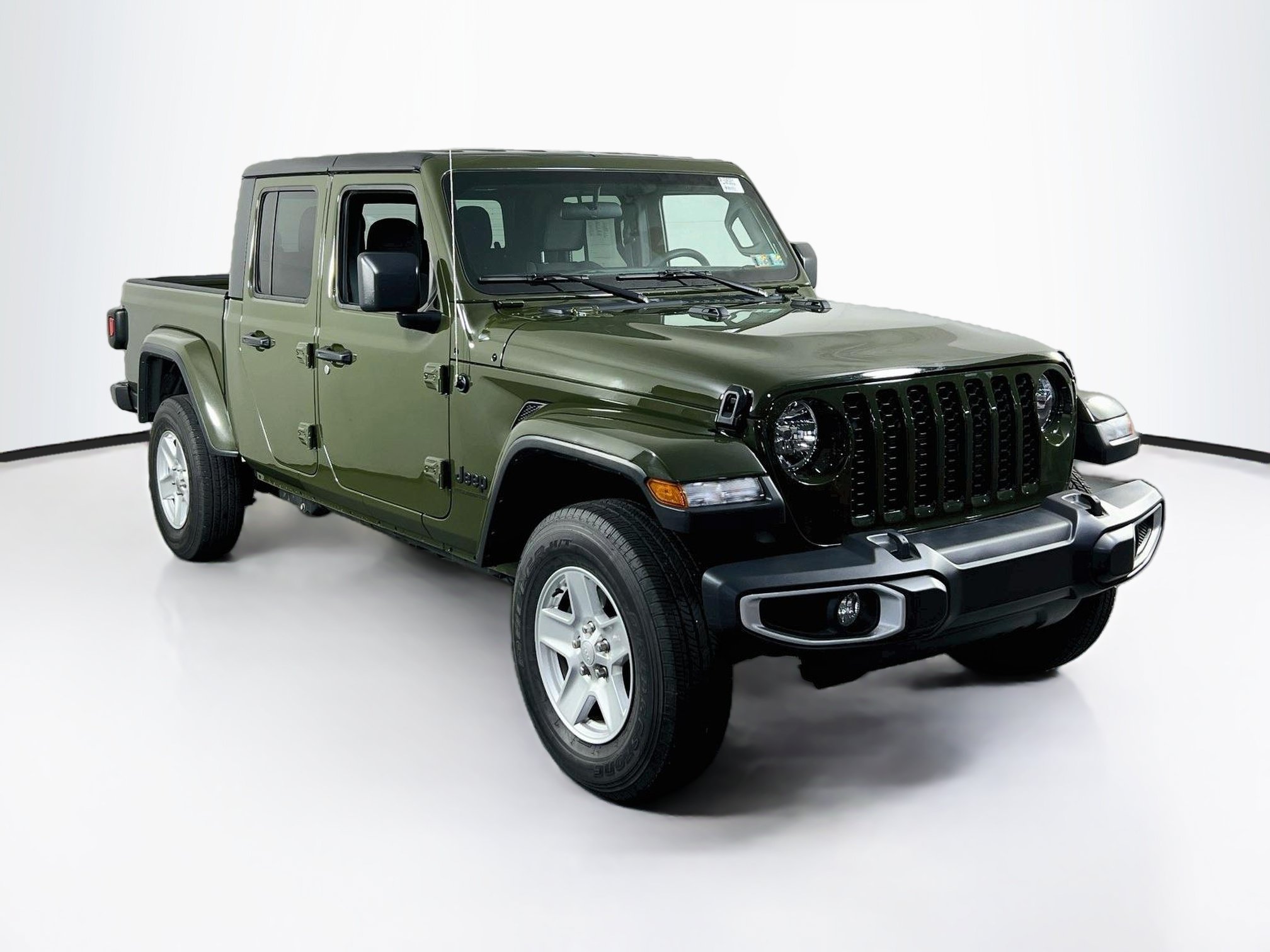 Used 2023 Jeep Gladiator Sport AWD/4WD image 3