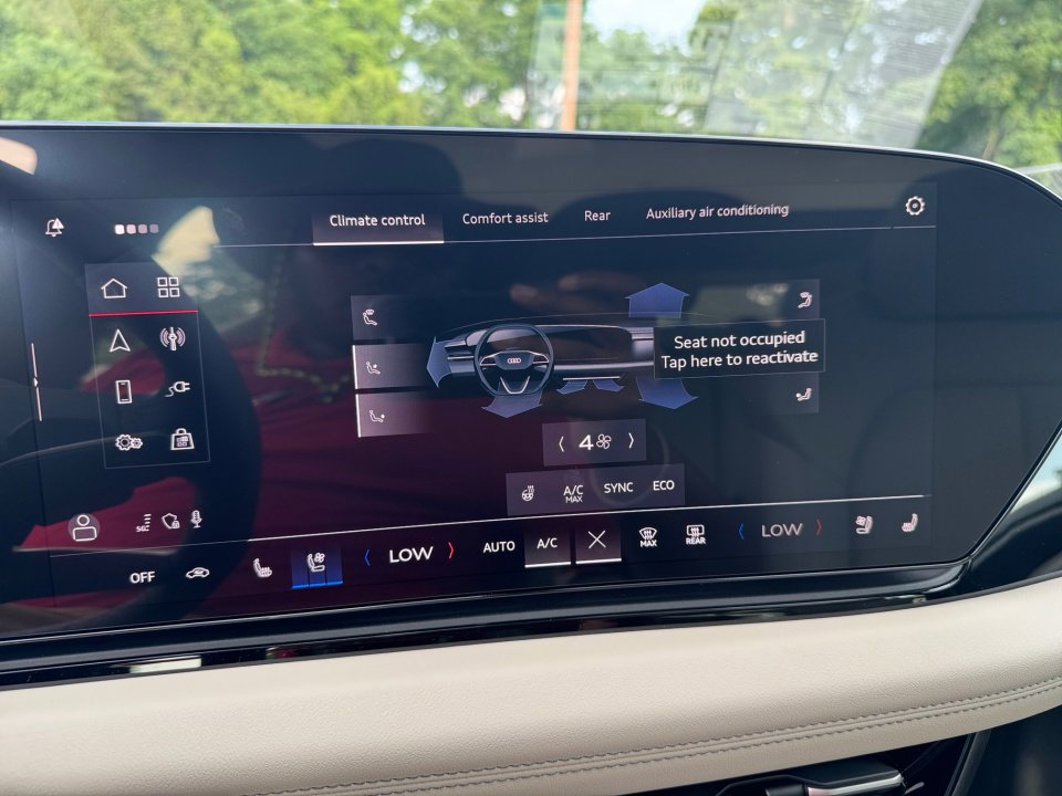 New 2025 Audi A6 e-tron Premium Plus image 16