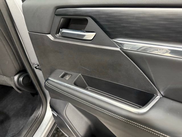 Used 2025 GMC Acadia Elevation image 25