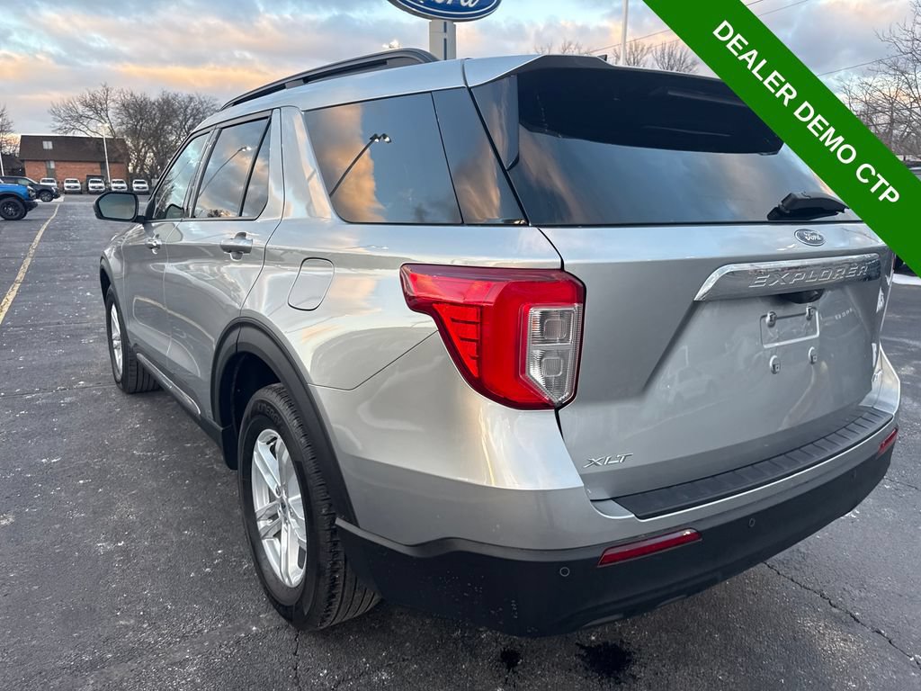 Used 2023 Ford Explorer XLT AWD/4WD image 8