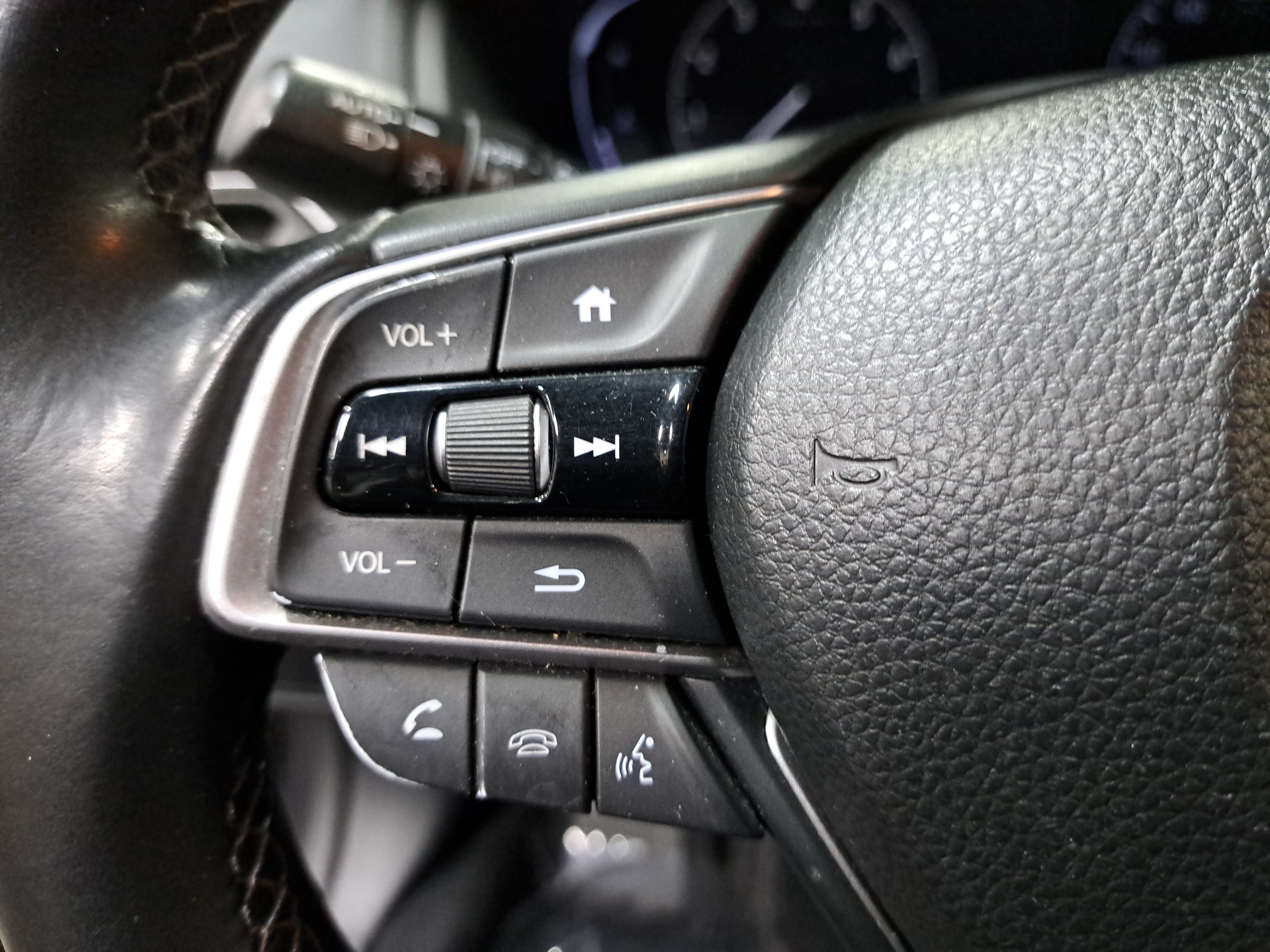 Used 2018 Honda Accord EX-L image 17