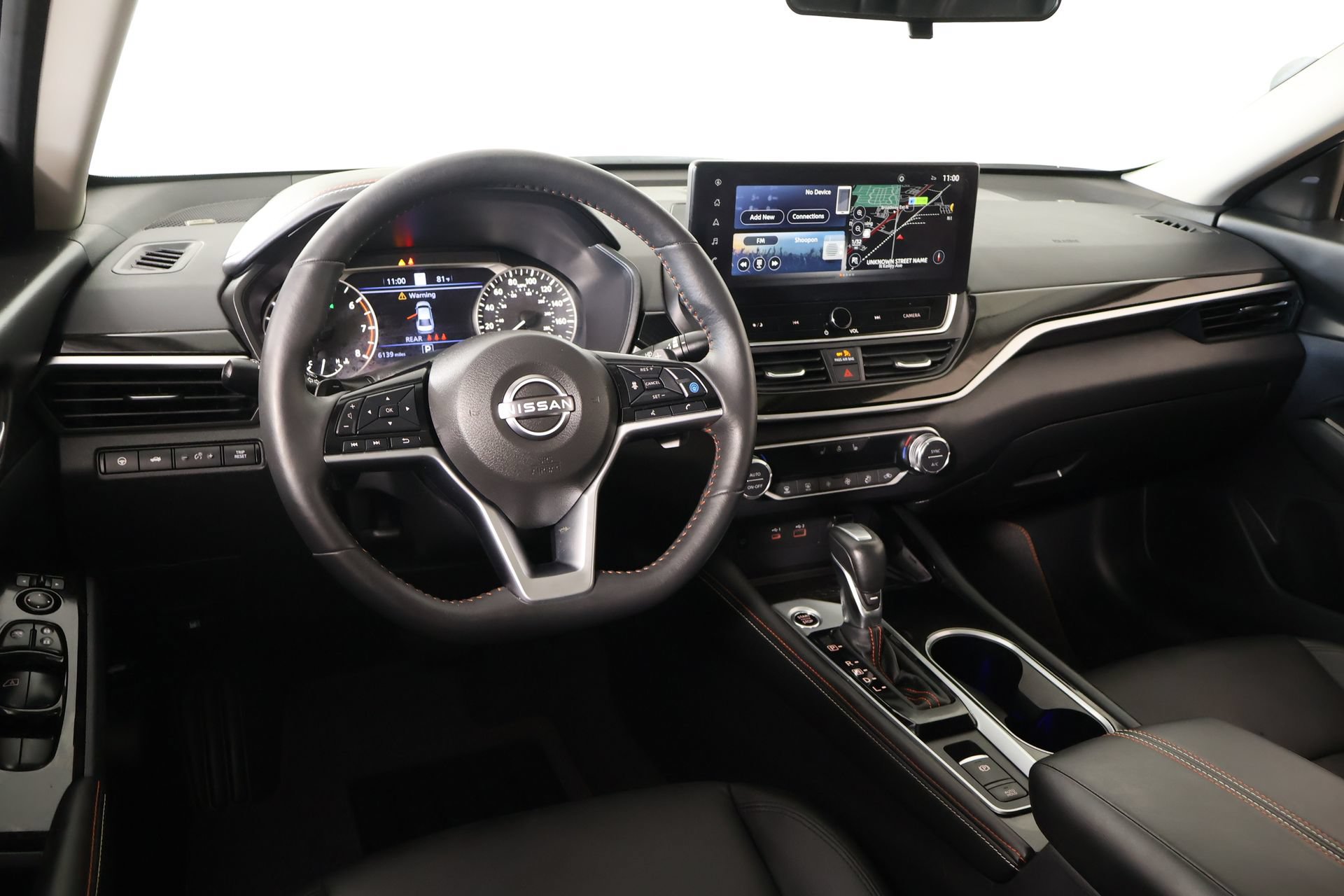 Used 2023 Nissan Altima 2.0 SR FWD image 2