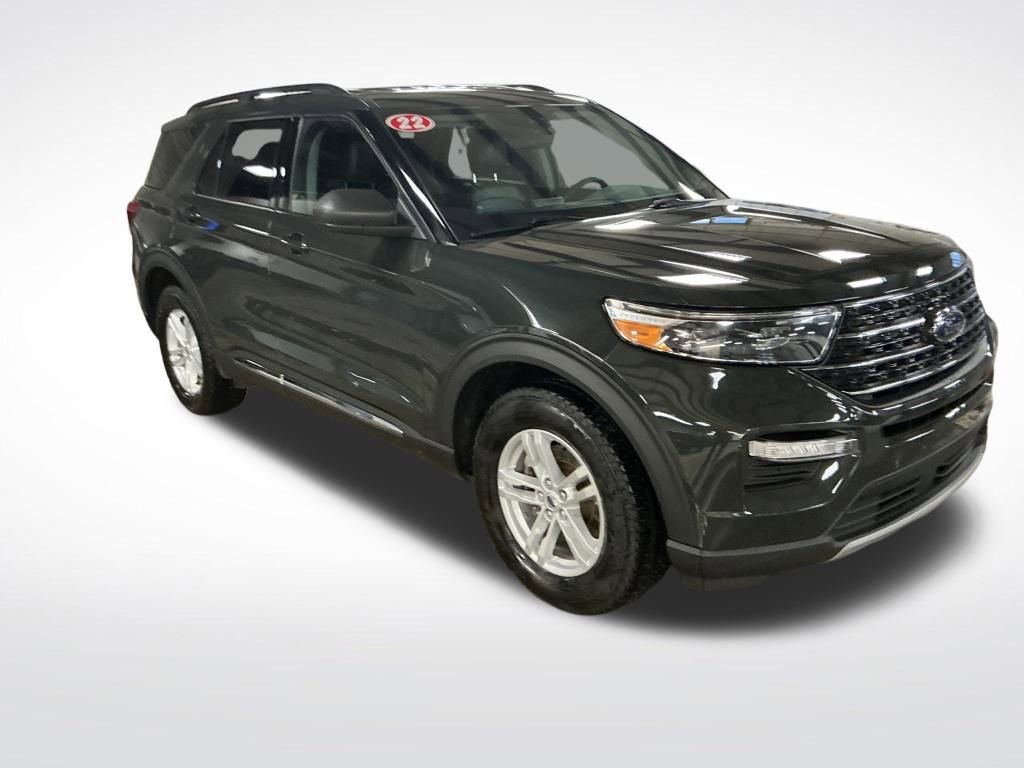 Used 2022 Ford Explorer XLT w/ Equipment Group 202A image 8