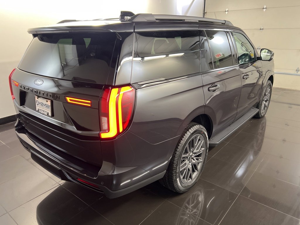 New 2026 Ford Expedition Platinum image 6