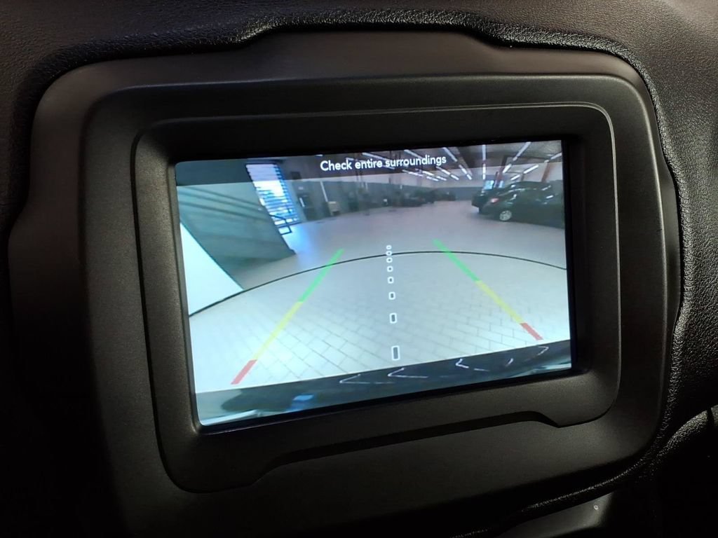 Used 2020 Jeep Renegade Latitude w/ Cold Weather Group AWD/4WD image 25