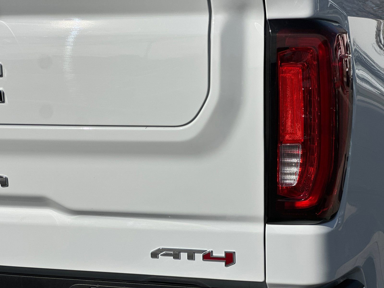 Used 2025 GMC Sierra 1500 AT4 w/ AT4 Premium Package image 33