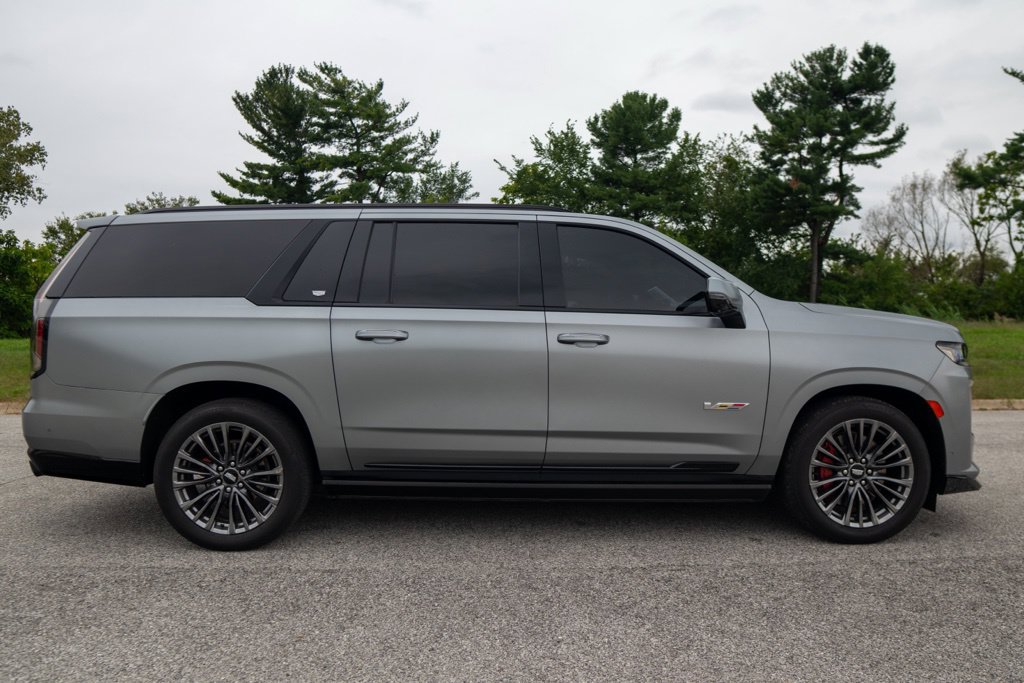 Used 2023 Cadillac Escalade ESV V AWD/4WD image 15