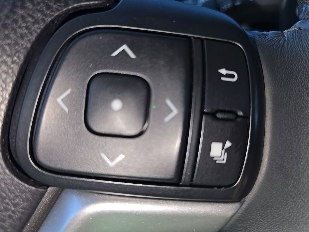 Used 2016 Toyota Highlander Limited image 24