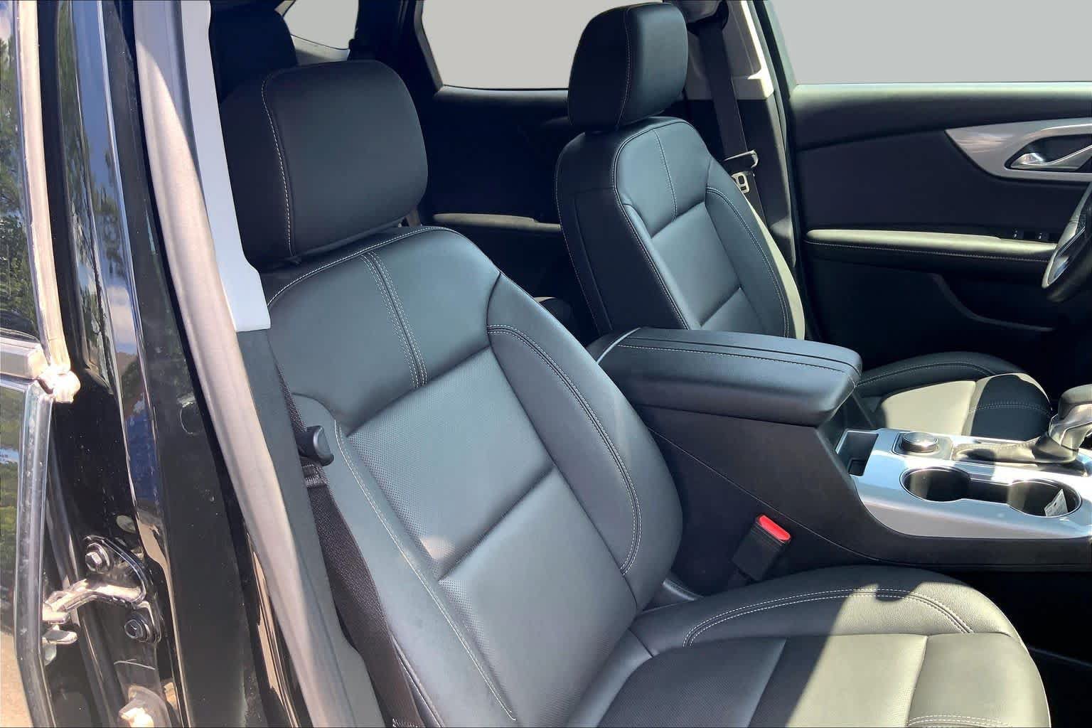 Used 2025 Chevrolet Blazer LT w/ Midnight/Sport Edition AWD/4WD image 9