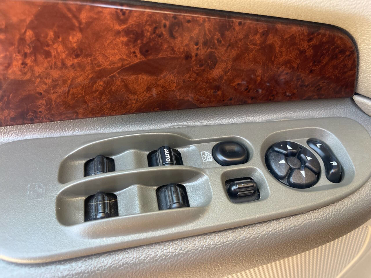 Used 2009 Dodge Ram 2500 Truck Laramie AWD/4WD image 21