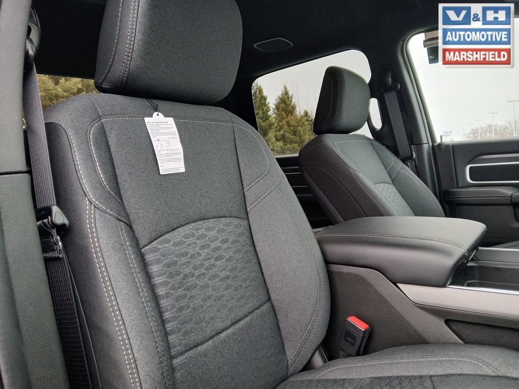 New 2026 RAM 2500 Big Horn AWD/4WD image 32