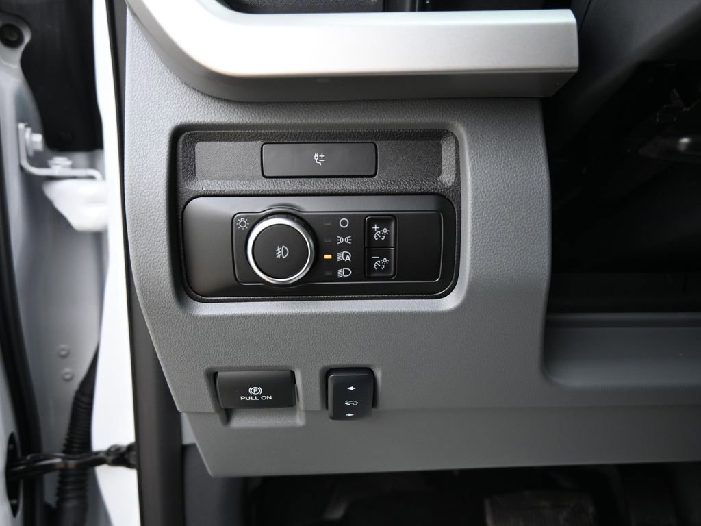 Used 2024 Ford F550 2WD SuperCab Super Duty image 70