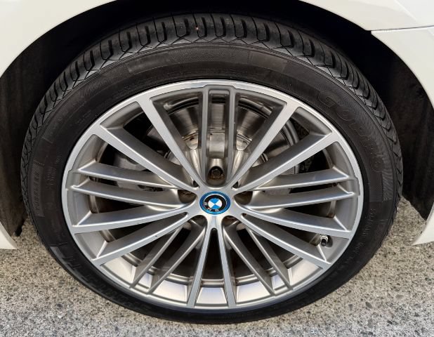 Used 2019 BMW 530e w/ Convenience Package RWD image 26