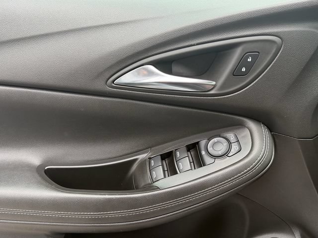 Used 2023 Buick Encore GX Select w/ Sport Touring Package FWD image 20