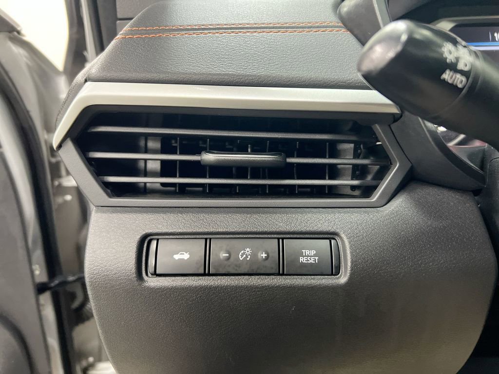 Used 2020 Nissan Altima 2.0 SR image 18