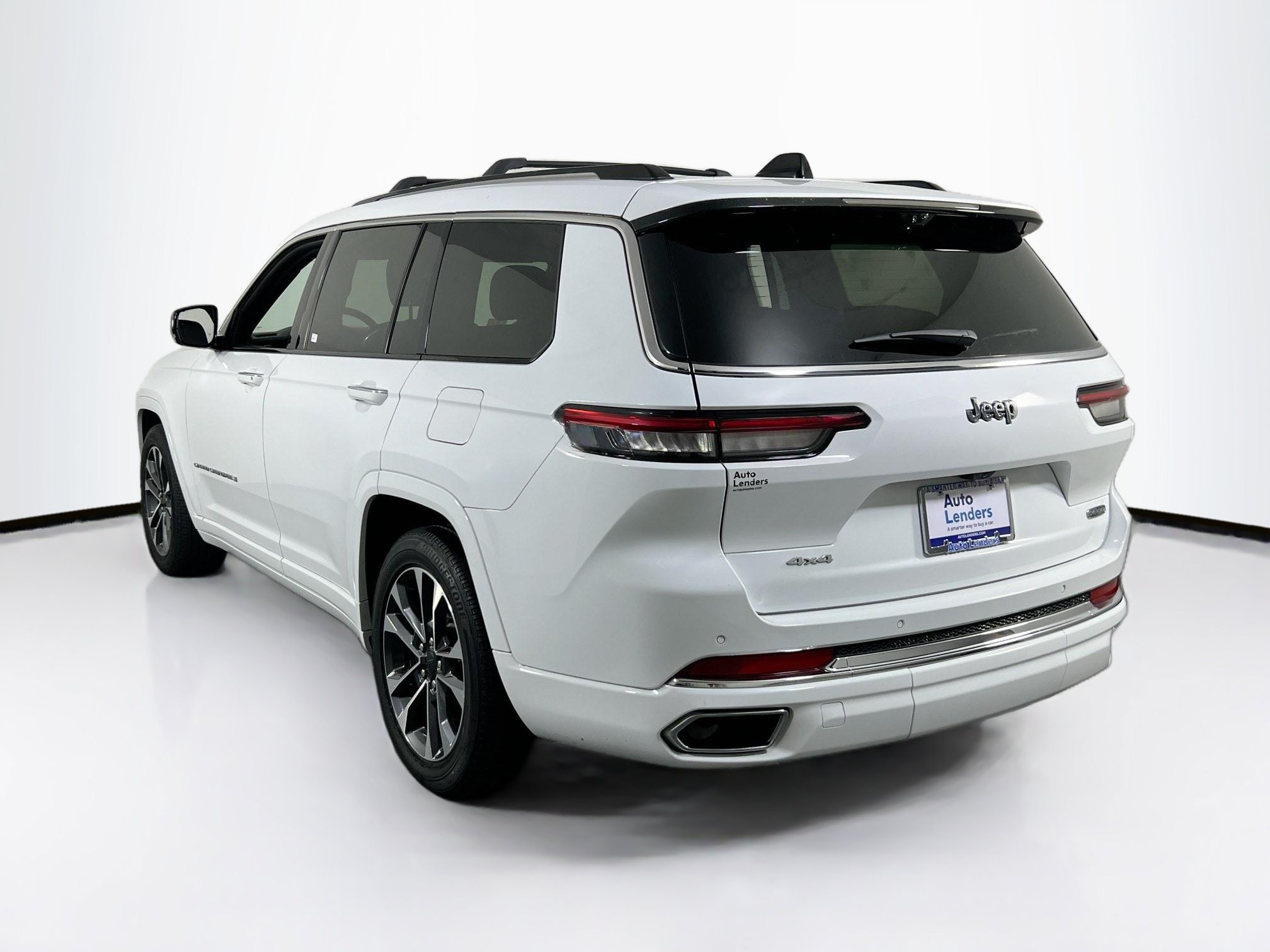 Used 2023 Jeep Grand Cherokee L Overland w/ Luxury Tech Group IV AWD/4WD image 7