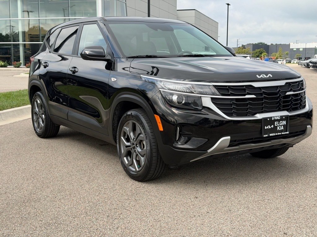 Used 2024 Kia Seltos LX AWD/4WD image 1