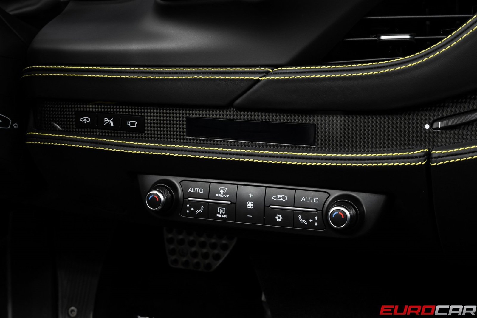 Used 2022 Ferrari F8 Tributo image 35