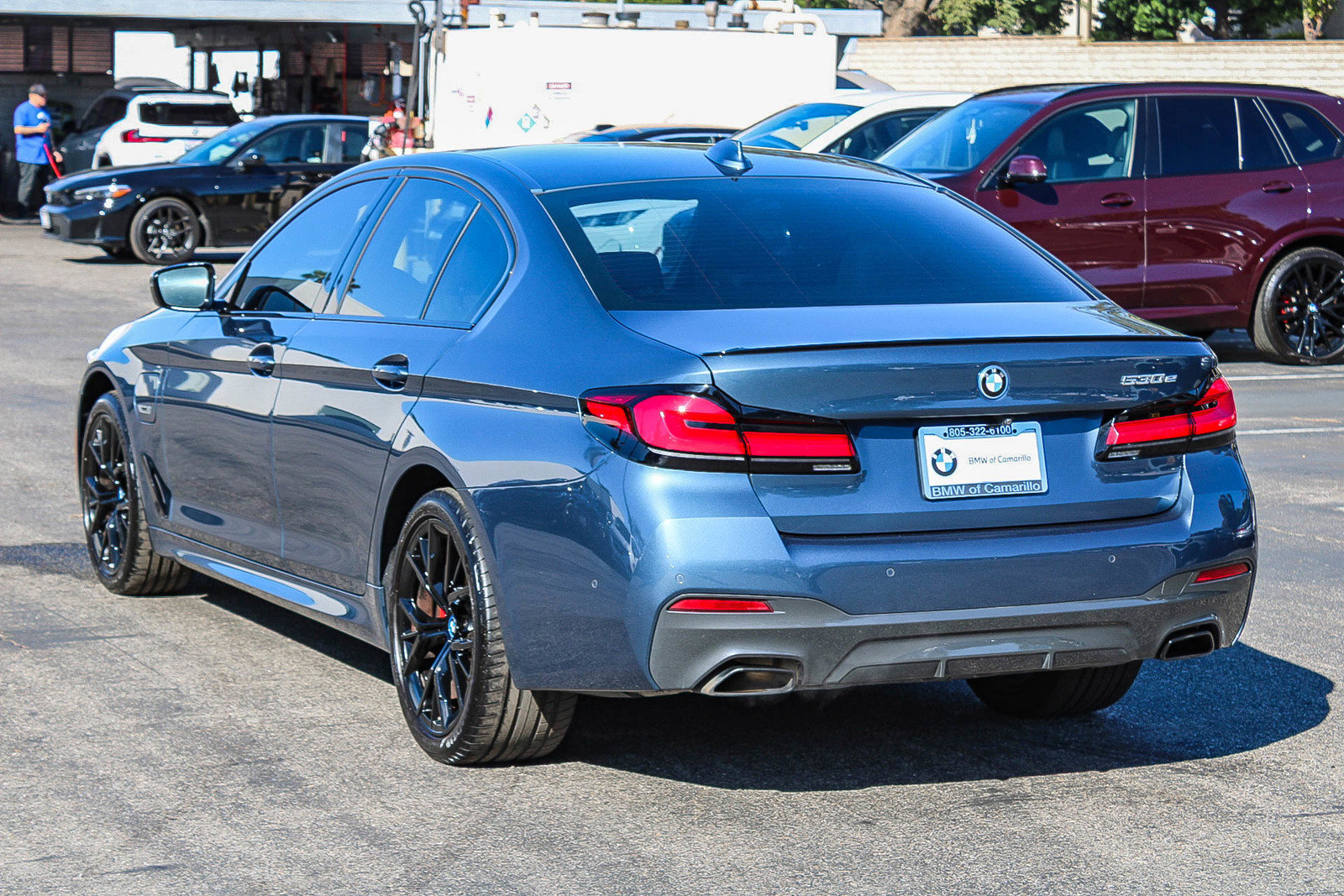 Used 2023 BMW 530e w/ M Sport Package image 4