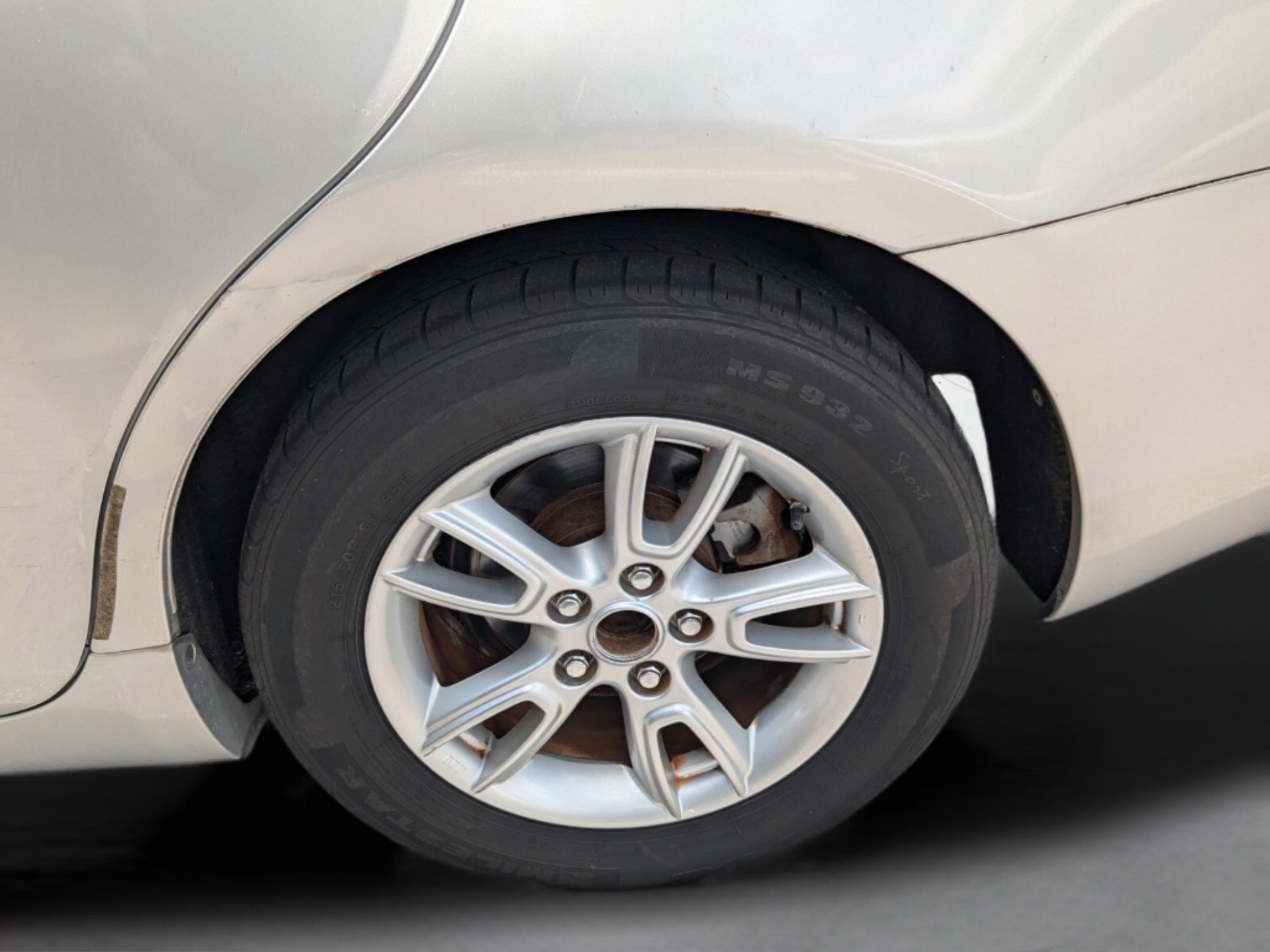 Used 2010 Toyota Camry LE FWD image 29