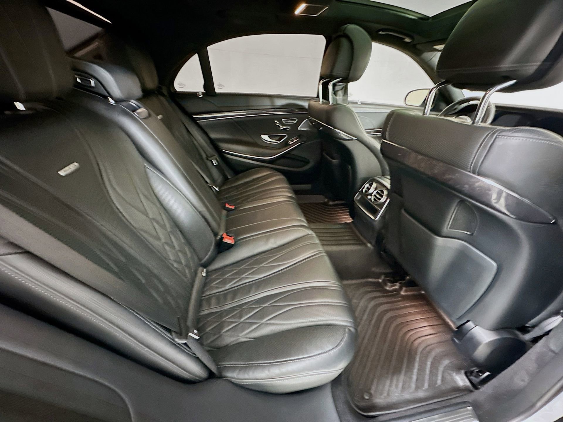 Used 2019 Mercedes-Benz S 63 AMG S 4MATIC Sedan image 29