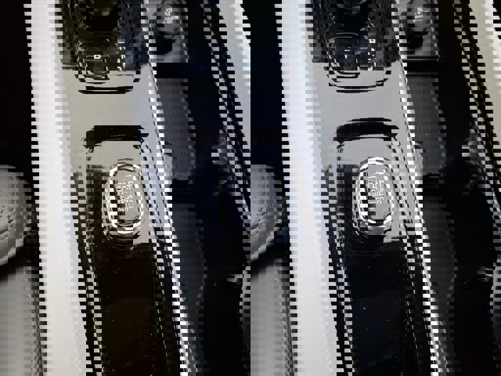 Certified 2023 Volvo XC60 B5 Ultimate image 26