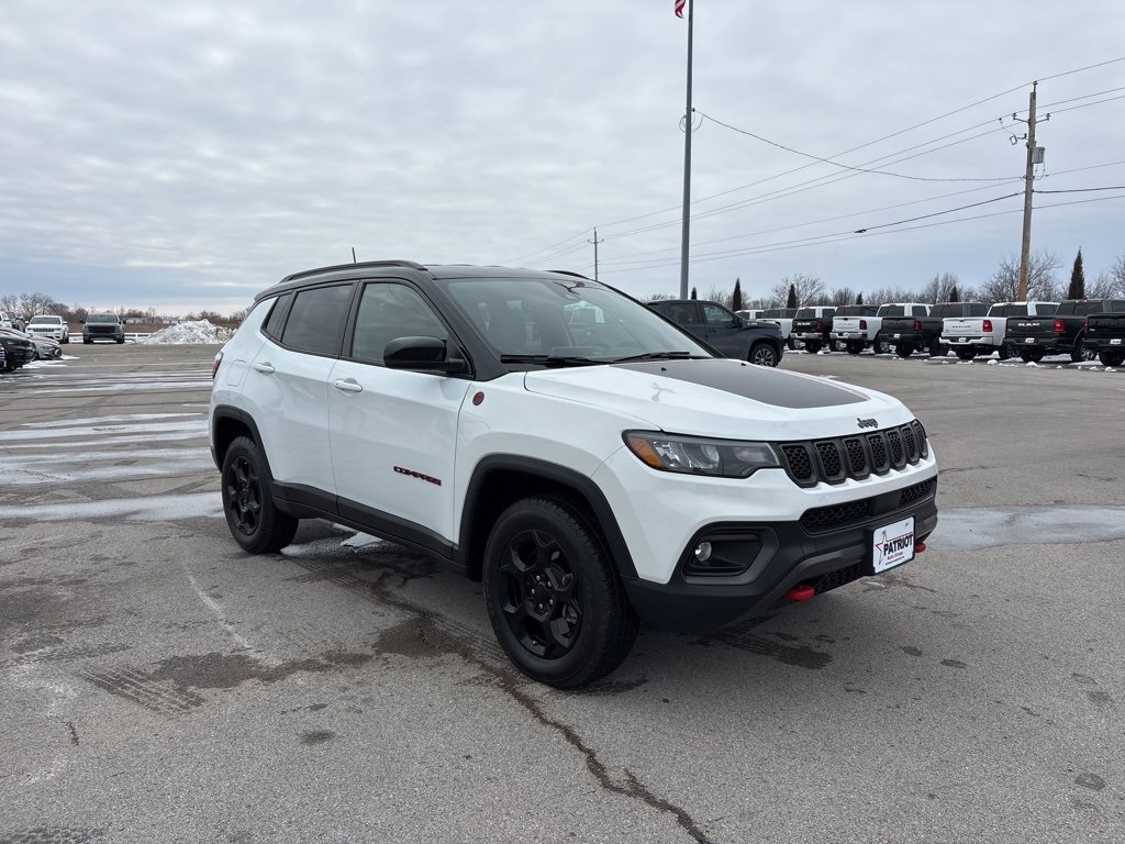 Used 2023 Jeep Compass Trailhawk image 1