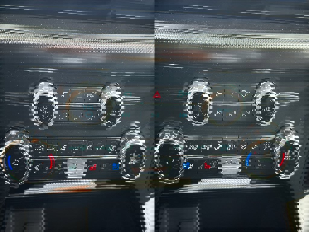 New 2025 Ford F150 Lariat w/ Equipment Group 501A Mid image 24