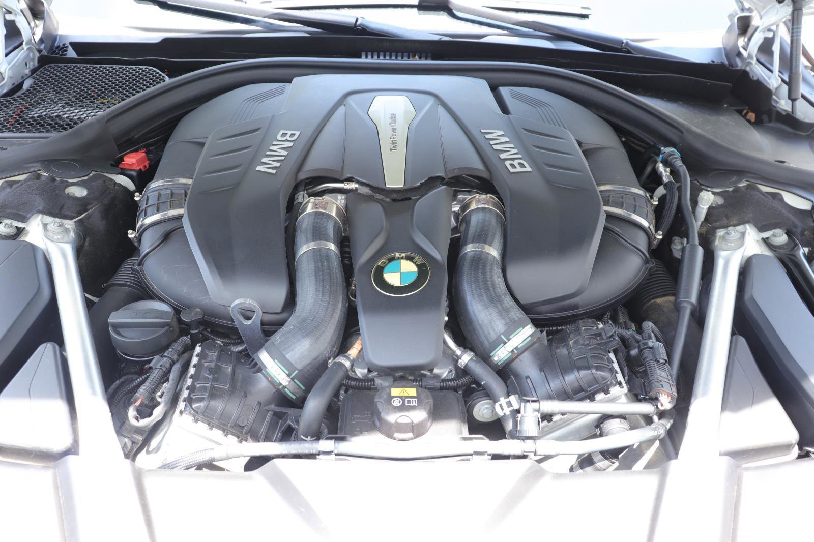Used 2018 BMW 750i RWD image 35