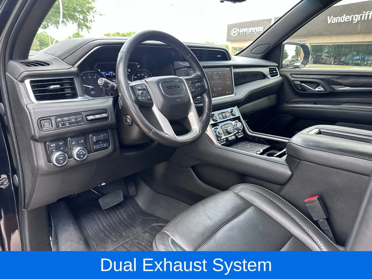 Used 2021 GMC Yukon Denali w/ Denali Ultimate Package image 23