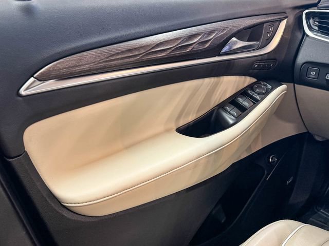 Certified 2022 Buick Enclave Avenir w/ Avenir Technology Package image 35