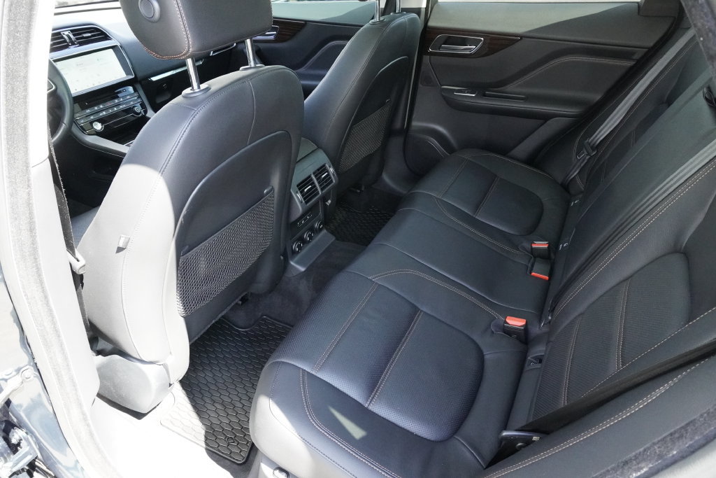 Used 2017 Jaguar F-PACE Prestige AWD/4WD image 29