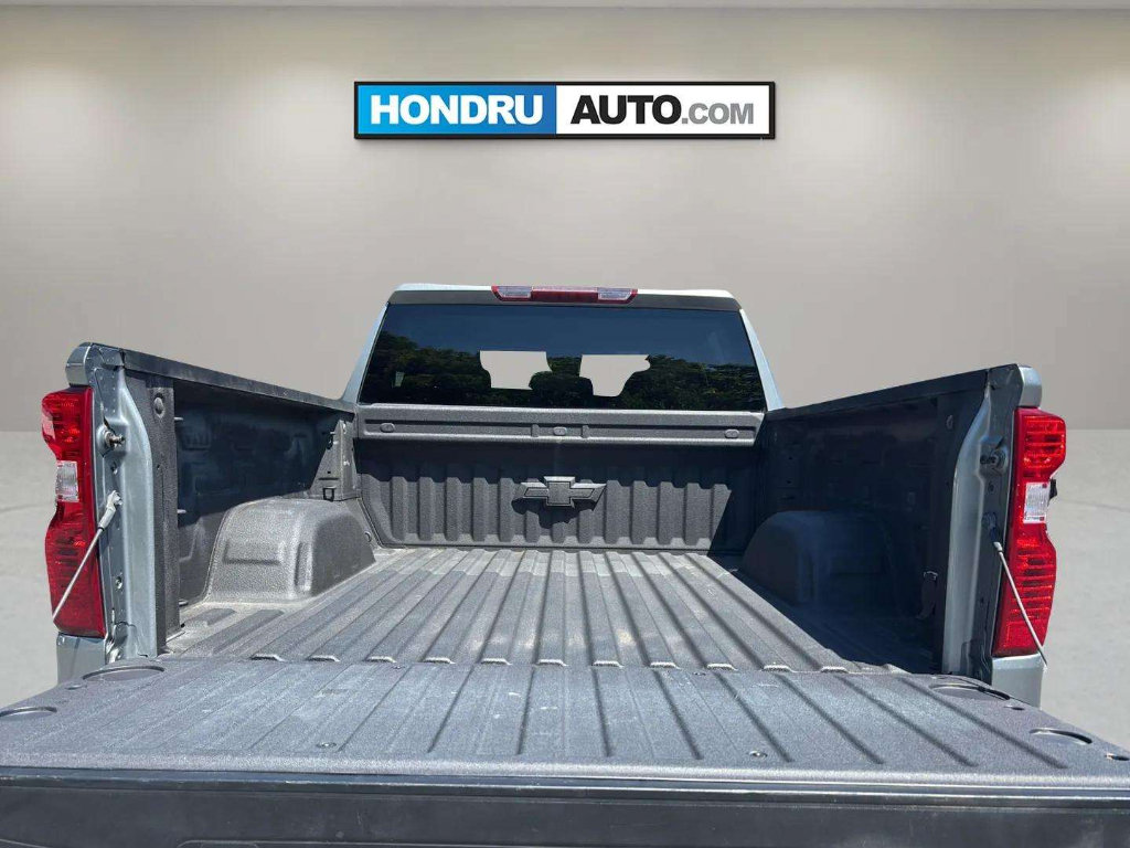 Used 2024 Chevrolet Silverado 1500 Custom Trail Boss w/ Dark Appearance Package AWD/4WD image 9