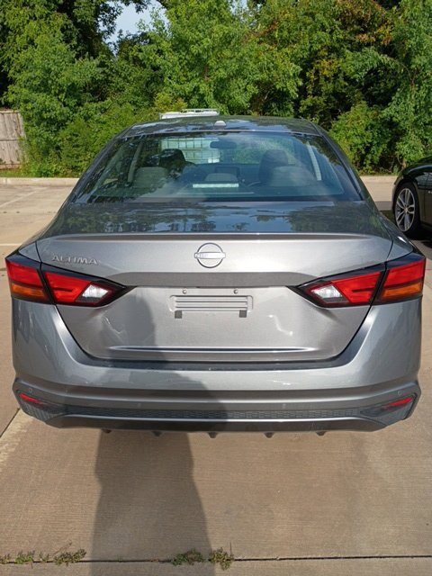 Used 2025 Nissan Altima 2.5 SV FWD image 6