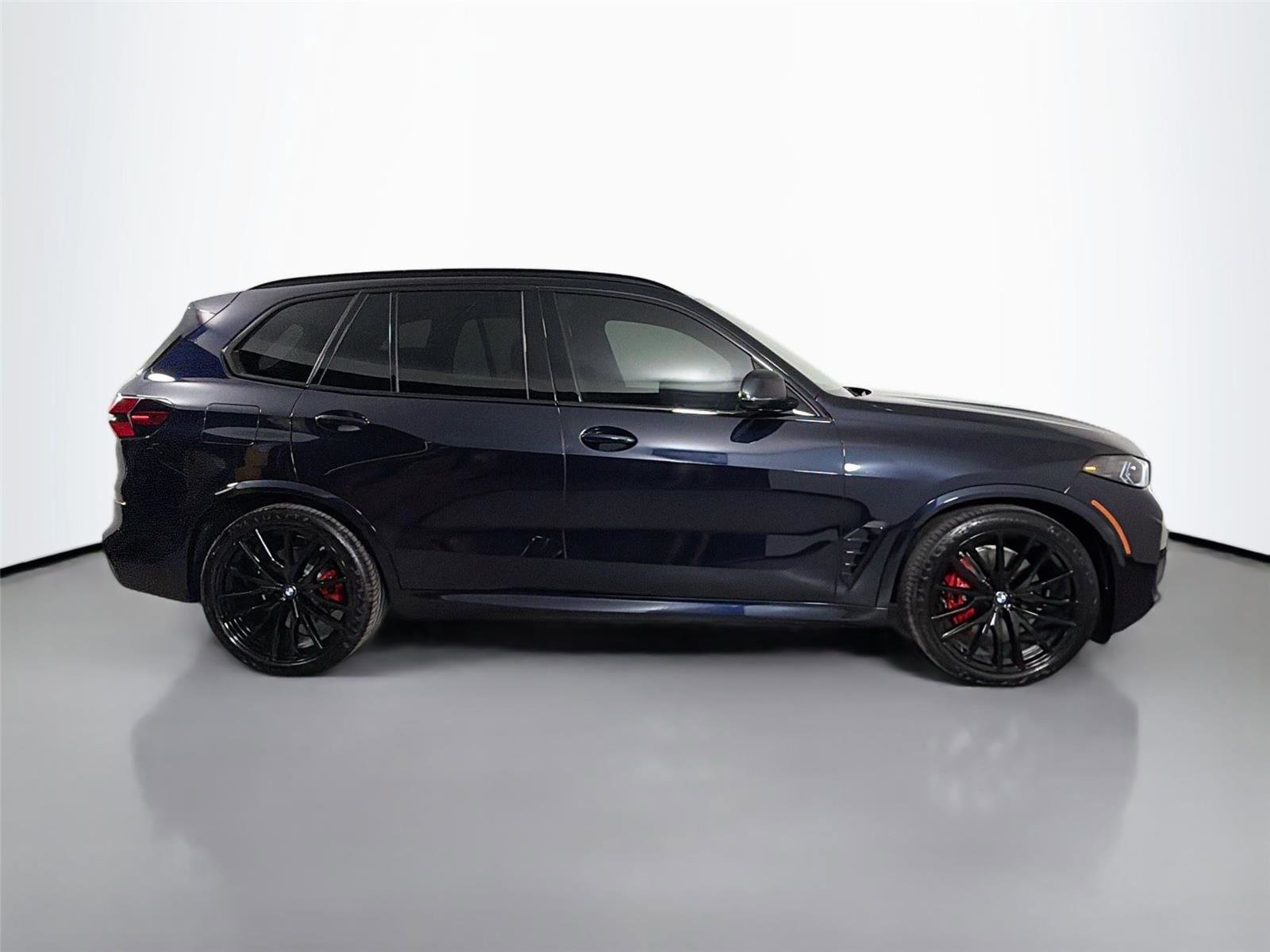 New 2026 BMW X5 xDrive40i w/ M Sport Package AWD/4WD image 4
