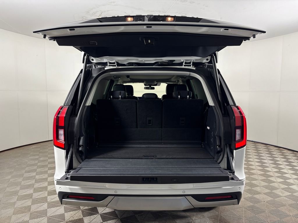 Certified 2025 Ford Expedition Platinum image 28