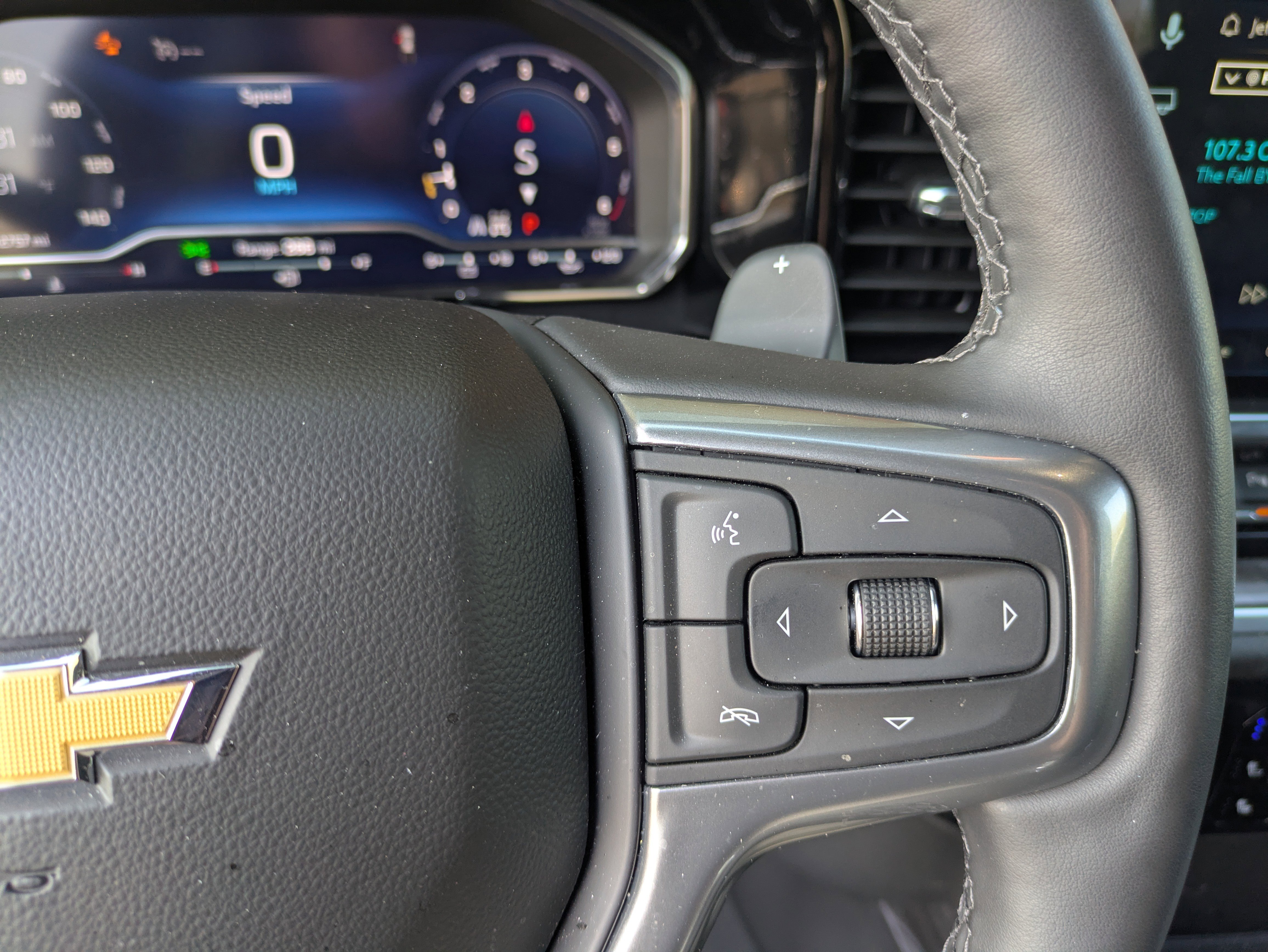 Used 2025 Chevrolet Silverado 1500 LTZ AWD/4WD image 20