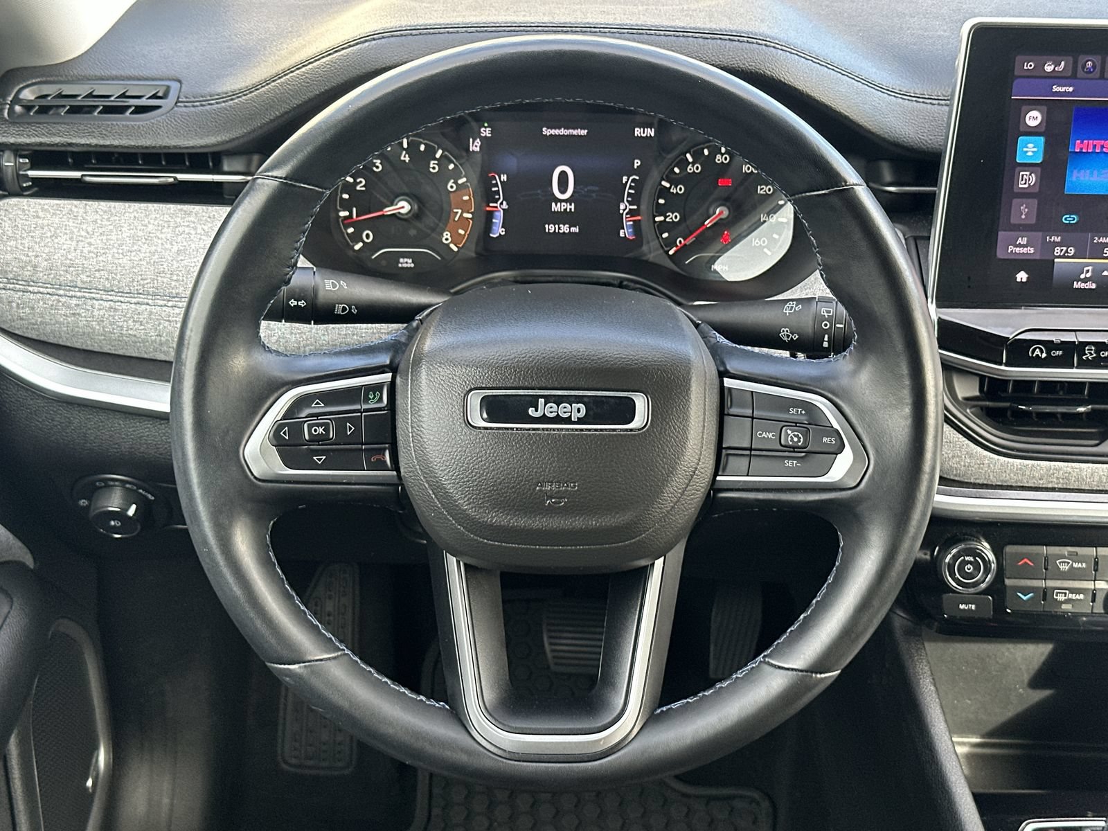 Used 2022 Jeep Compass Latitude w/ Sun and Sound Group AWD/4WD image 19