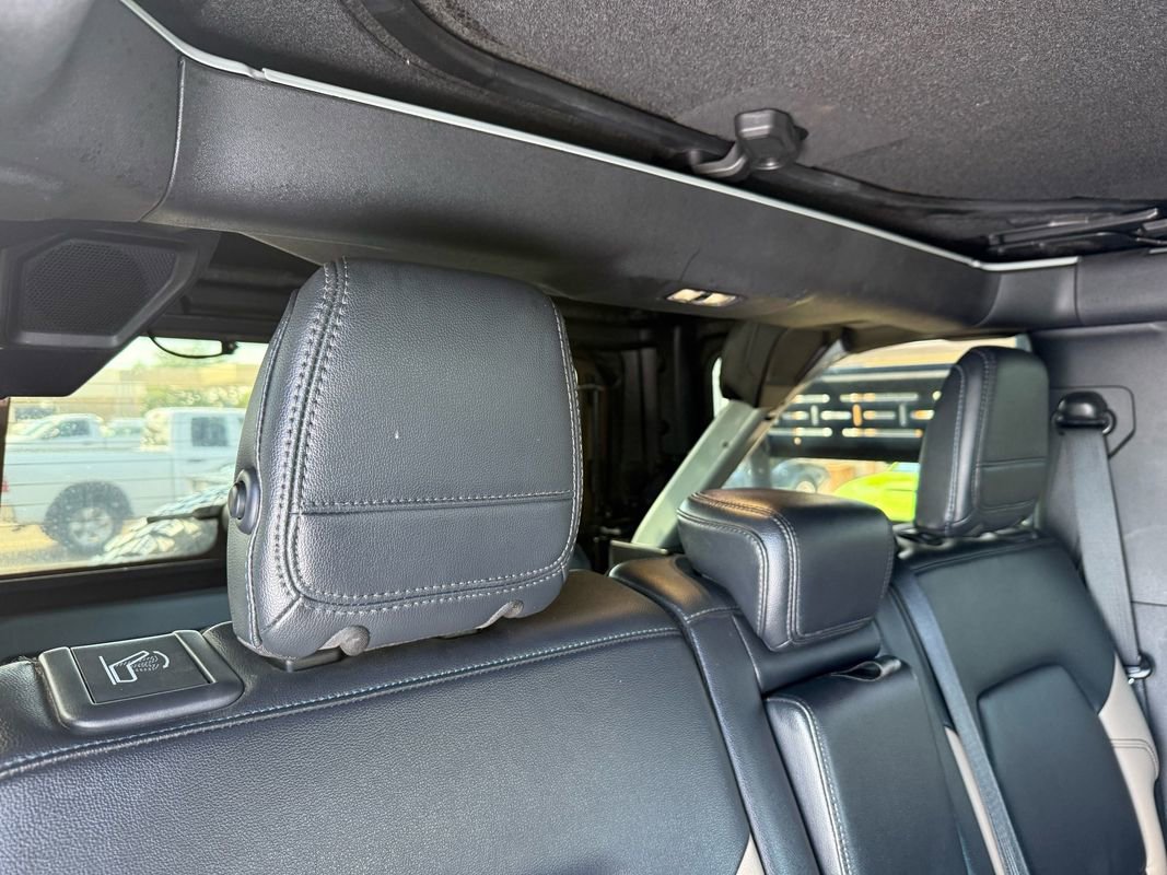 Used 2023 Ford Bronco Wildtrak image 29