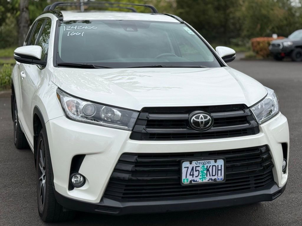 Used 2017 Toyota Highlander SE AWD/4WD image 7