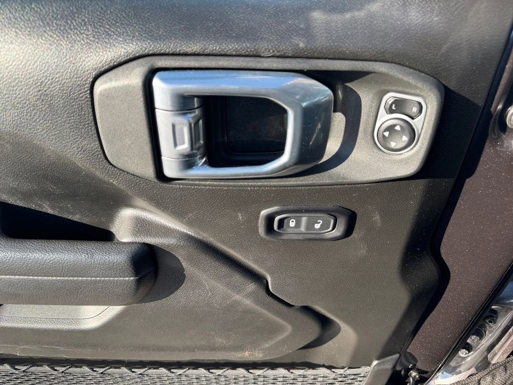 Used 2025 Jeep Wrangler Sport S image 20