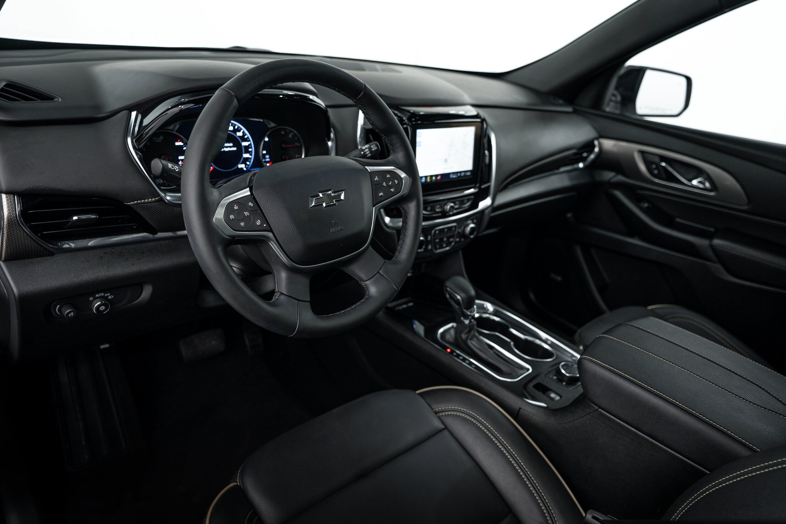 Used 2023 Chevrolet Traverse Premier w/ Redline Edition AWD/4WD image 8