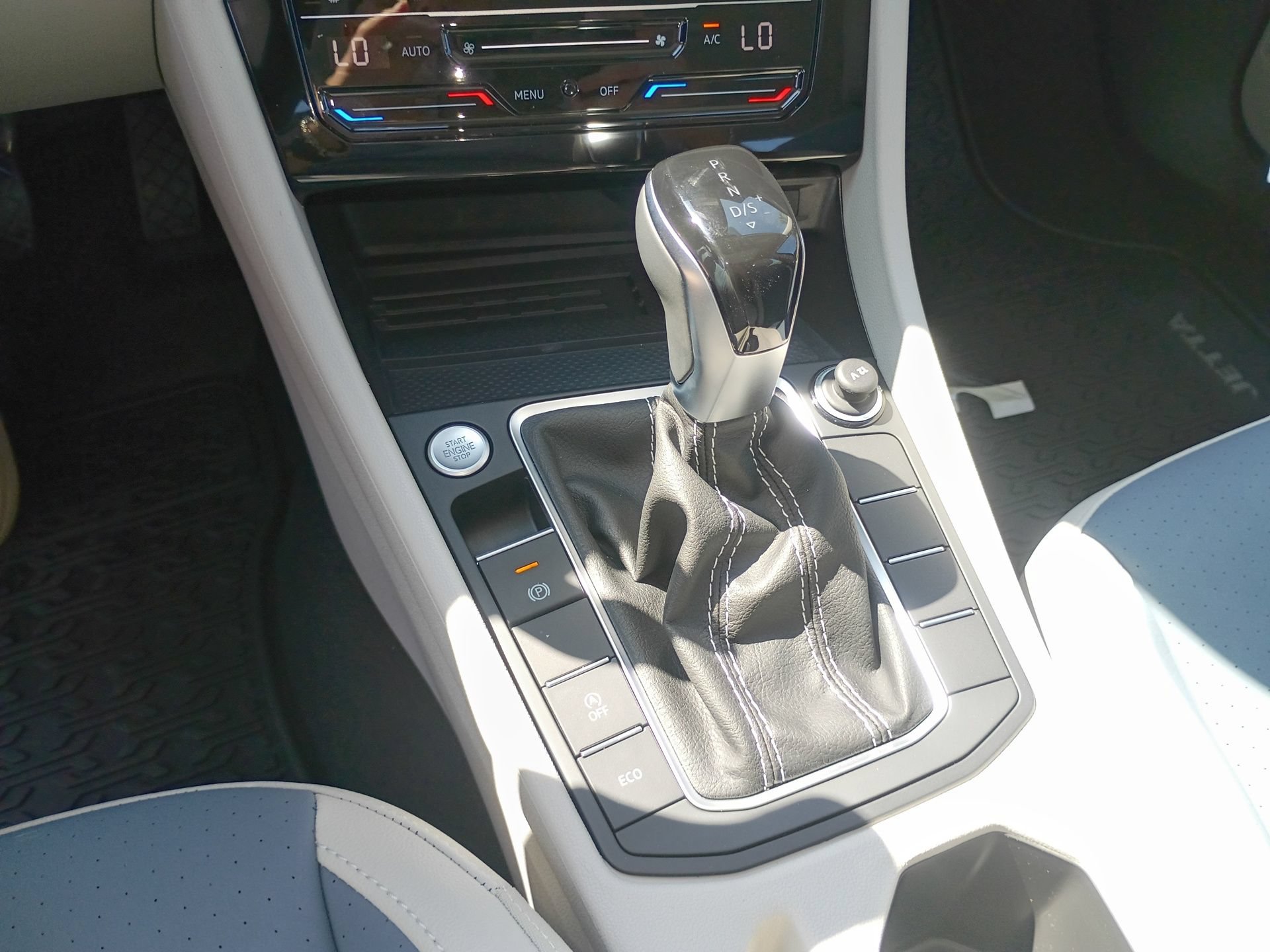New 2026 Volkswagen Jetta SE FWD image 22