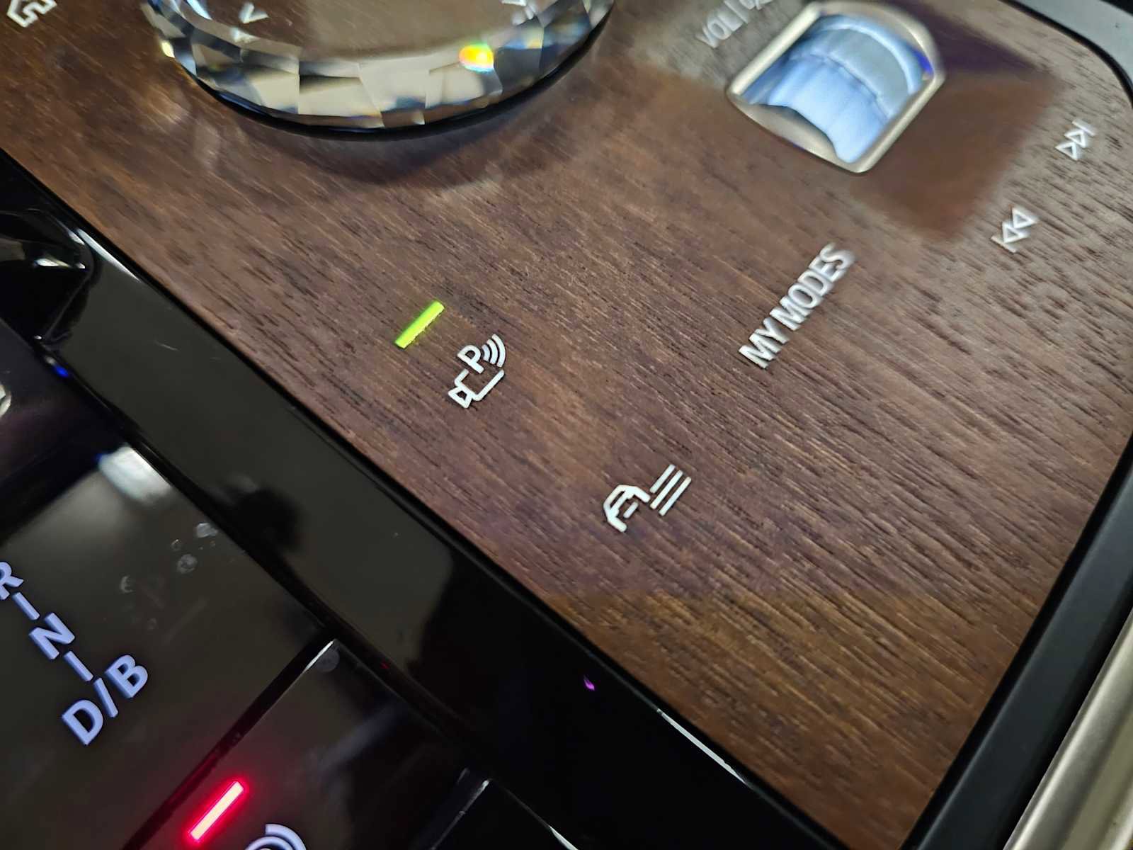 Used 2024 BMW iX xDrive50 w/ Premium Package image 23