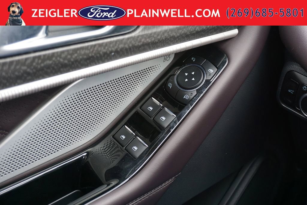 Used 2025 Ford Explorer Platinum w/ LUX Leather Package AWD/4WD image 35