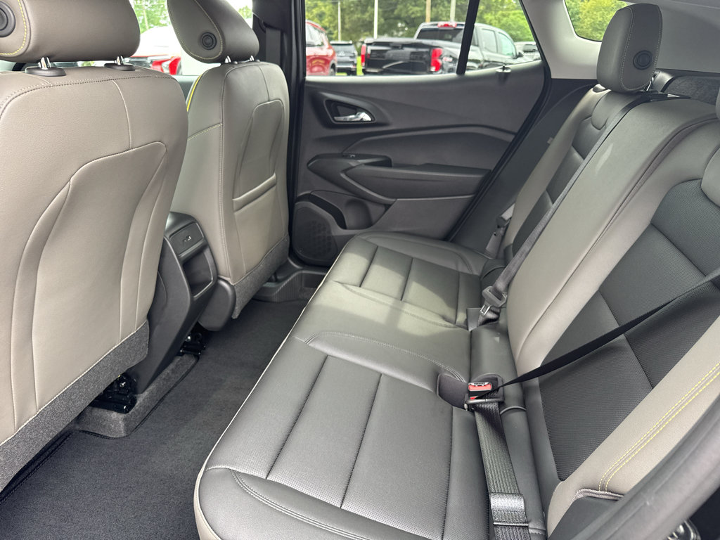 New 2026 Chevrolet Trax ACTIV w/ Sunroof Package FWD image 22