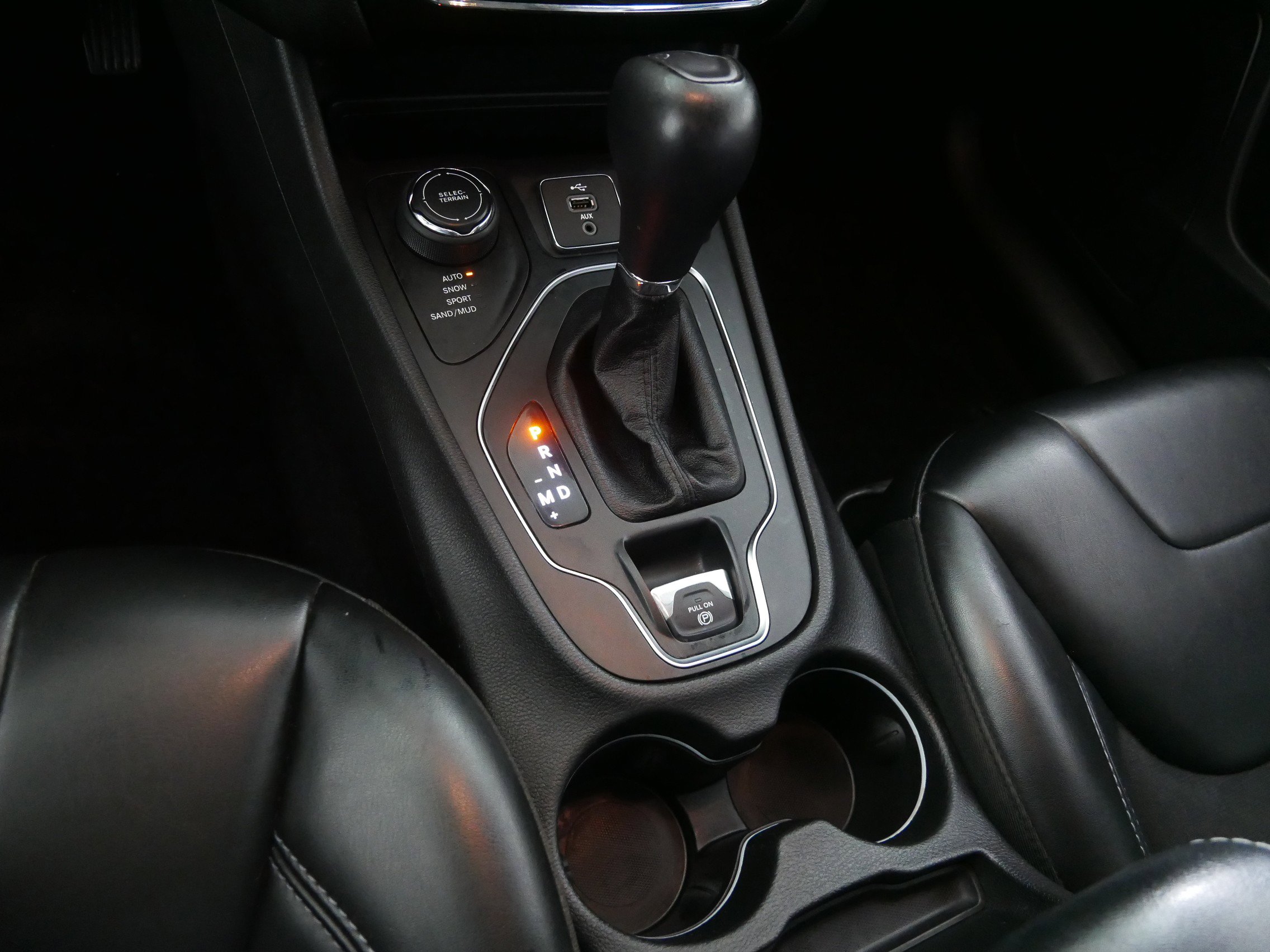 Used 2019 Jeep Cherokee Latitude Plus image 24