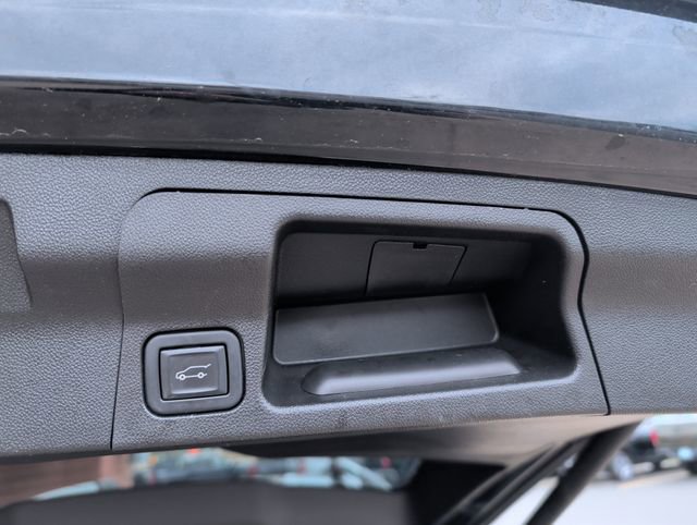 Certified 2023 GMC Acadia Denali w/ Trailering Package image 32