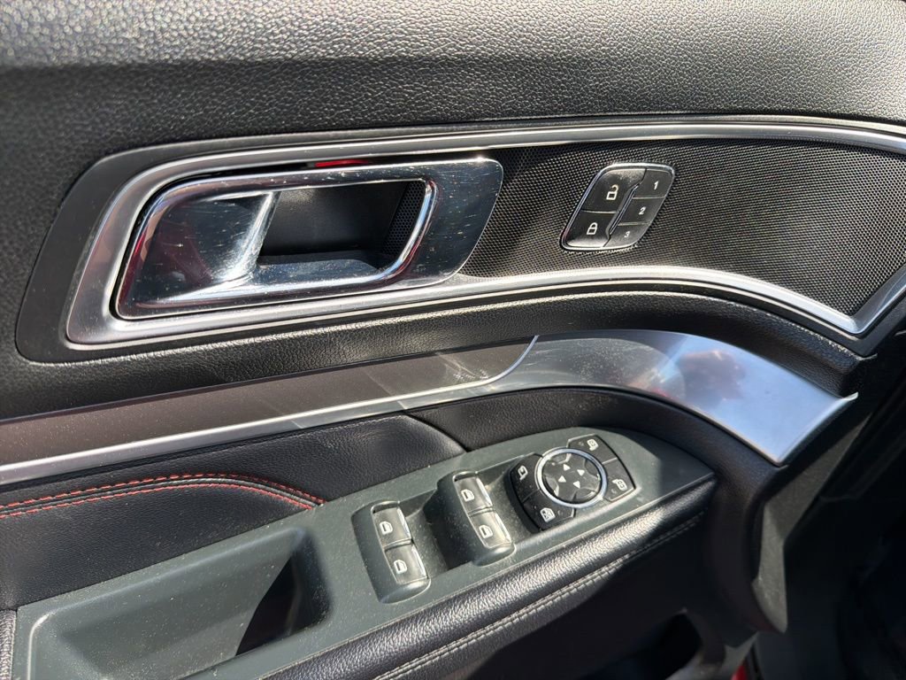 Used 2018 Ford Explorer Sport w/ Equipment Group 401A image 13